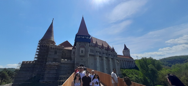 Castelul Corvinilor Hunedoara – Ghid turistic complet