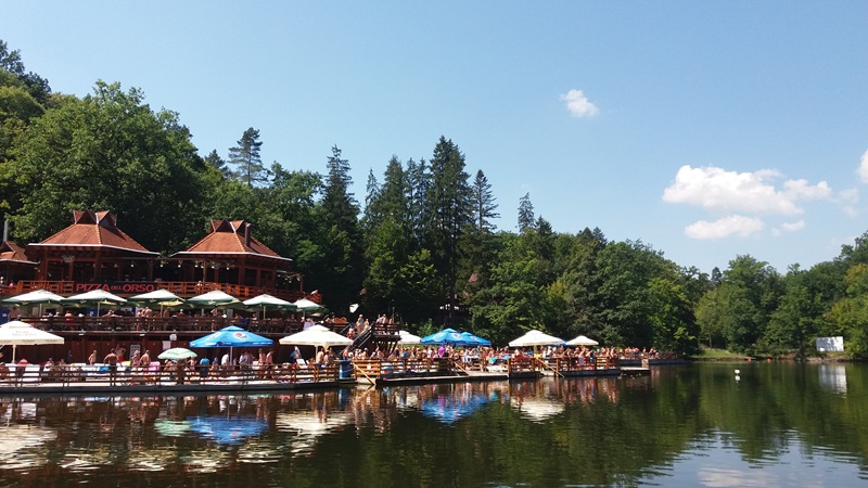 Sovata – Ghid de vacanță în stațiunea cu lacuri sărate și tratamente naturale