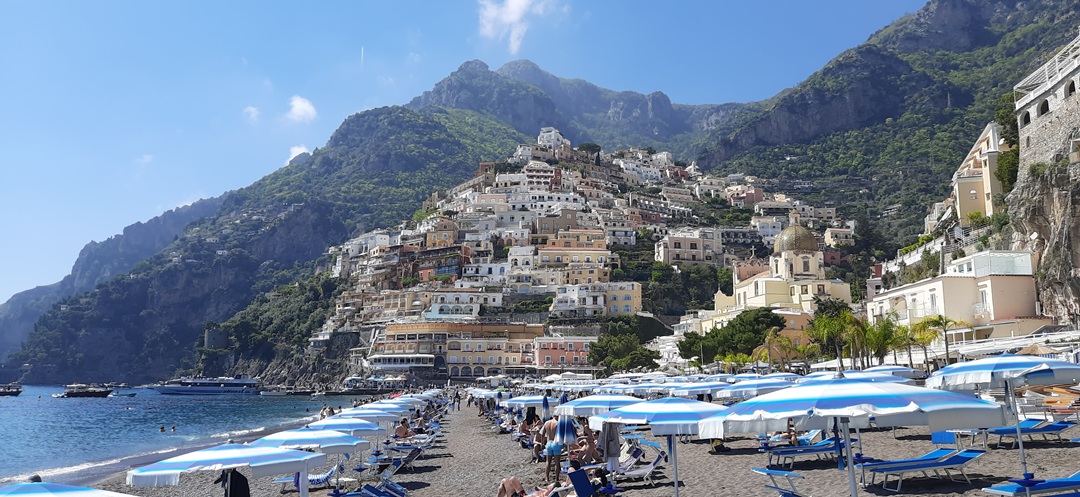 Ce să vizitezi în Ravello: Villa Rufolo, Villa Cimbrone și Terasa Infinitului 8 Ce să vizitezi în Positano: plaje, Santa Maria Assunta și MAR Positano