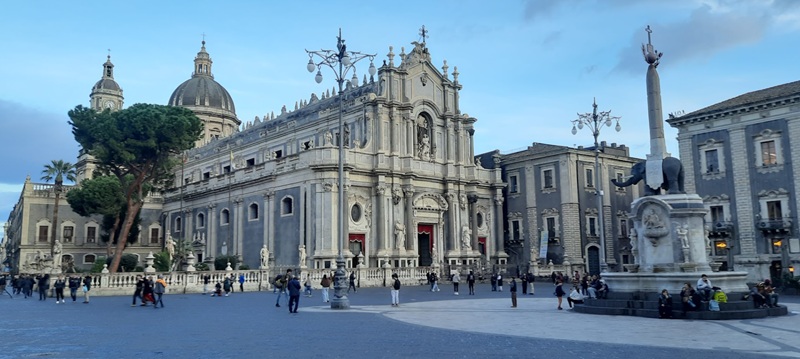 City break Catania: descoperi bijuteria barocă de la poalele Etnei + ghid detaliat