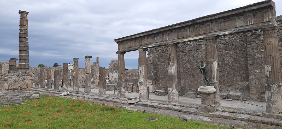 Ce să vizitezi în Ravello: Villa Rufolo, Villa Cimbrone și Terasa Infinitului 7 Ce să vizitezi în Pompei: ruine, bilete și traseu