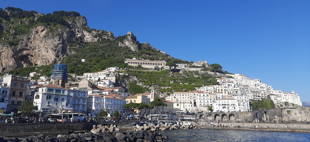 Ce să vizitezi în Ravello: Villa Rufolo, Villa Cimbrone și Terasa Infinitului 9 Ce să vizitezi în Amalfi: Domul, moaștele Sfântului Andrei și cele mai frumoase locuri